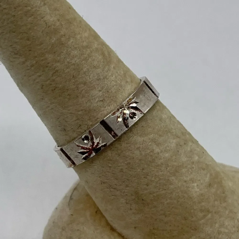 Sterling Silver 925 Ring with Decor